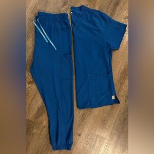 Carhartt Force women’s scrub set in royal blue